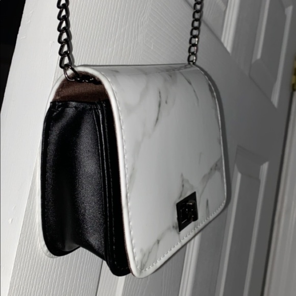 Purse - Picture 1 of 2